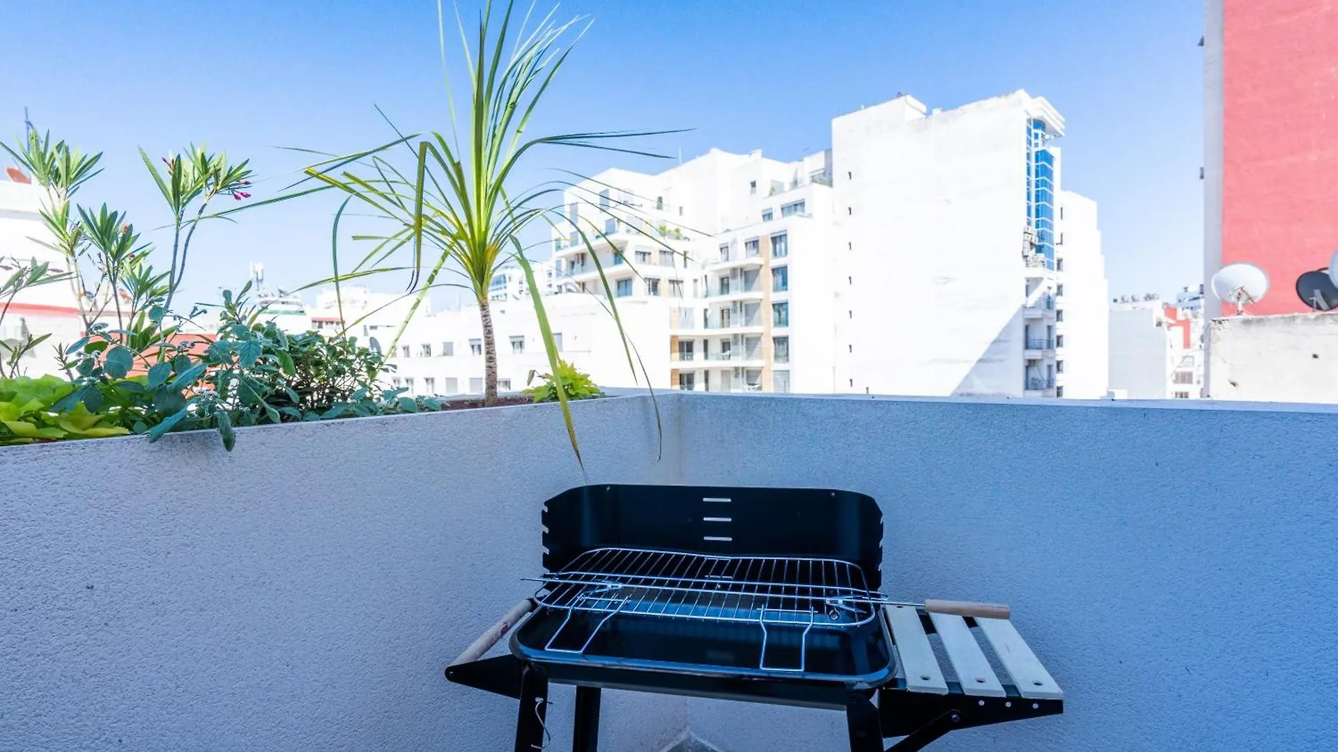 Twenty Six Anfa Luxury Residence By Shortstaycasa-Central-Parking Casablanca